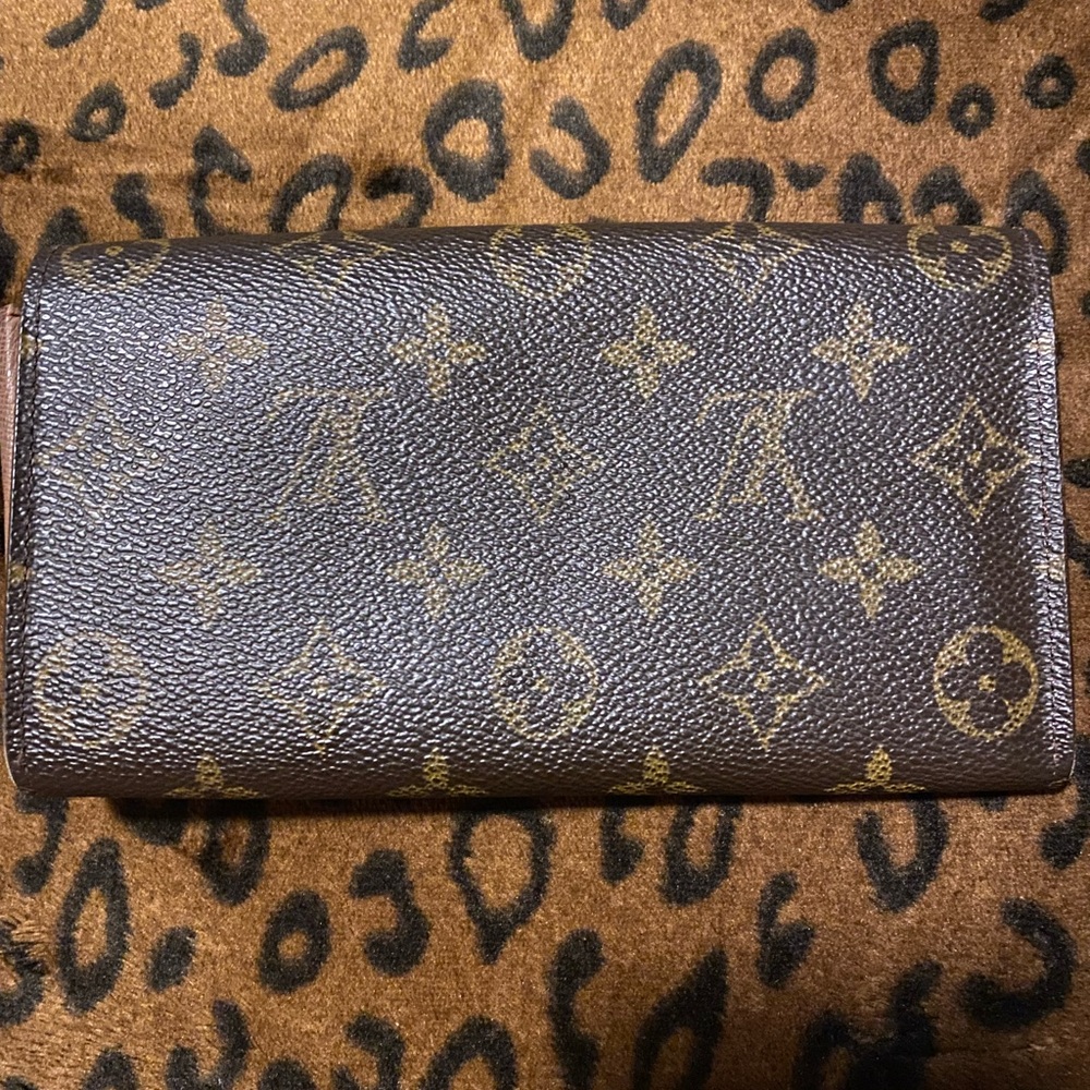 LV Wallet in great condition